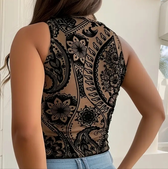 Floral Print Tank Top - Picture 2 of 6